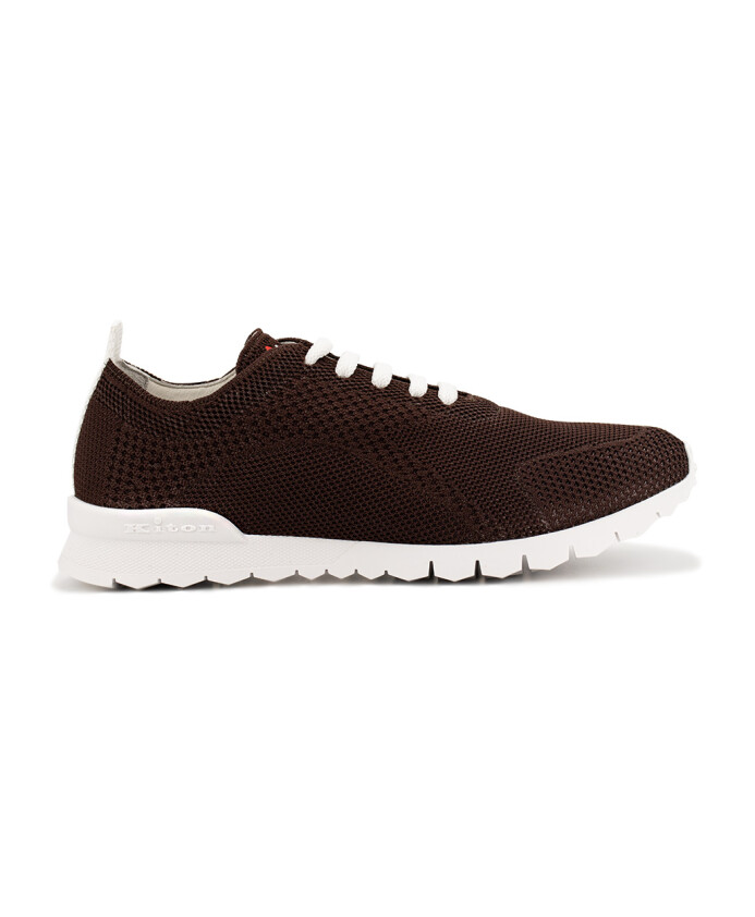 baskets-en-tricot-avec-semelle-blanche