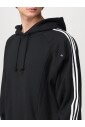 sweat-a-capuche-noir-coupe-decontractee