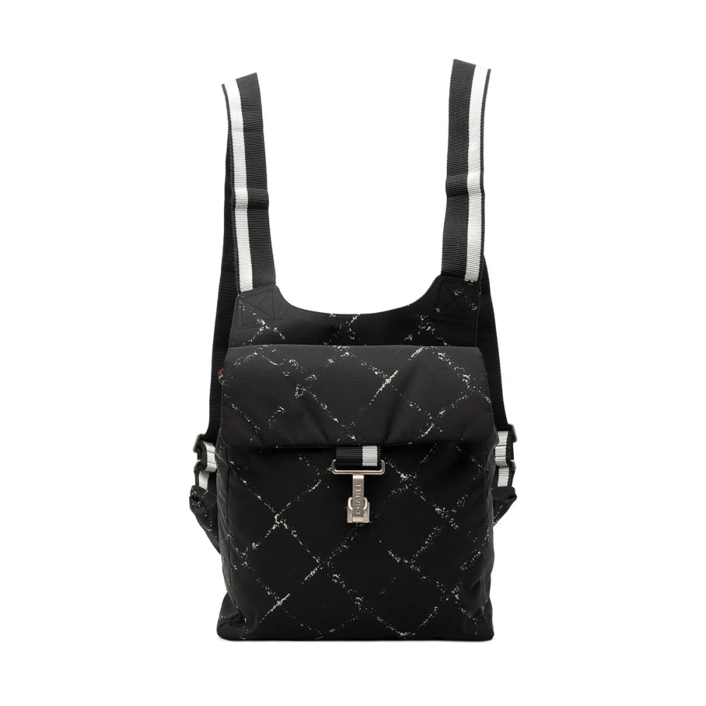 Chanel Vintage Women's Black Pre-Owned Convertible Backpack