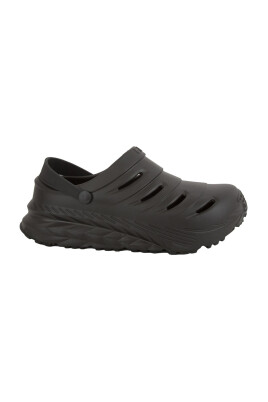 beachwear-shoes-in-black