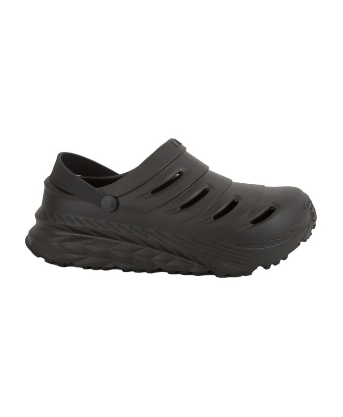 chaussures-de-plage-en-noir