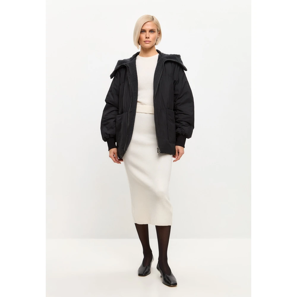 Cesare Gaspari Pufferjack met schapenvacht kraag Zwart Black Dames