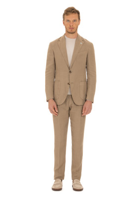 deconstructed-jacket-and-slim-pants