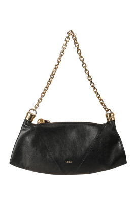 black-chain-link-shoulder-bag