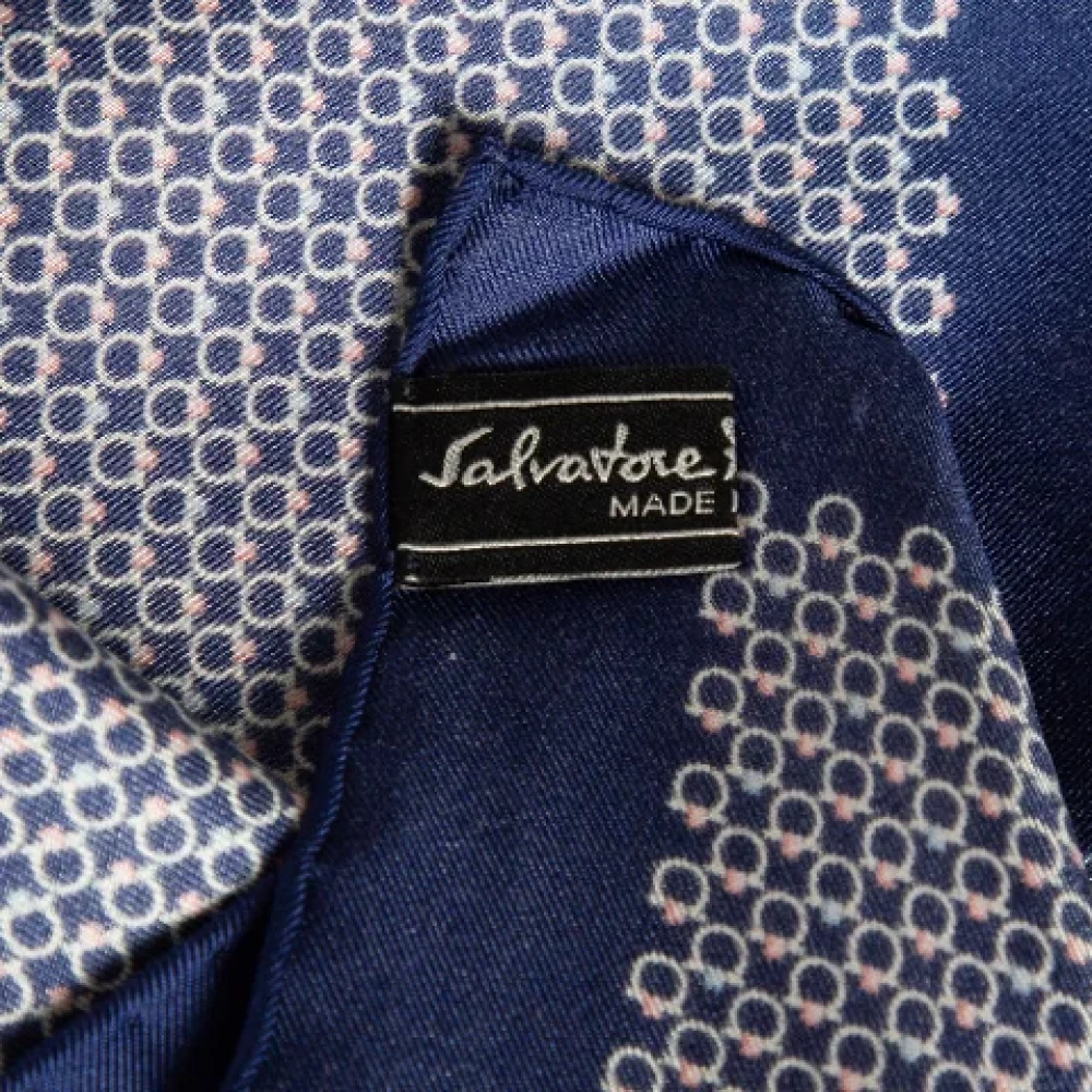 Salvatore Ferragamo Pre-owned Silk scarves Blue Heren