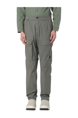 green-cargo-pants-lightweight-style