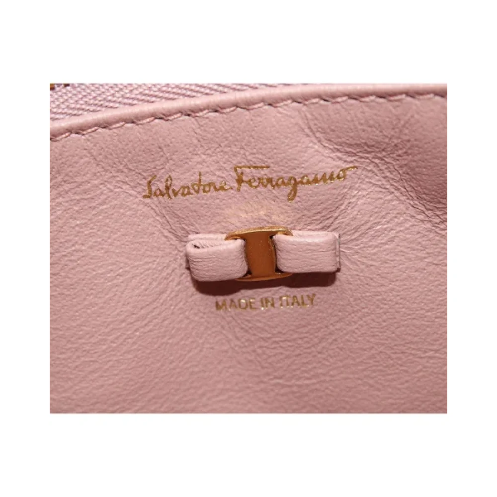 Salvatore Ferragamo Pre-owned Leather crossbody-bags Pink Dames