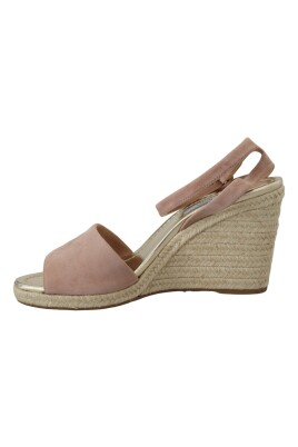 elegant-suede-wedge-sandals