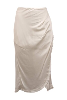 jupe-fluide-en-satin-blanc