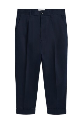 pantalon-bleu-court-avec-poches