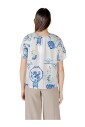 chemisier-a-fleurs-a-boutons-avec-col-rond