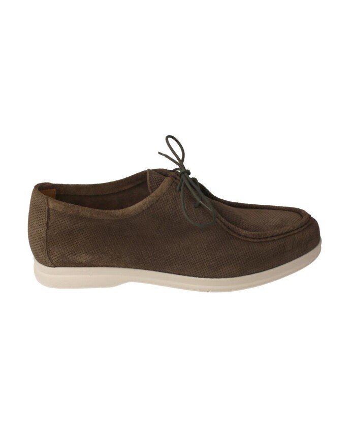 laced-shoes