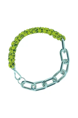 Halsband med flätad snörekedja