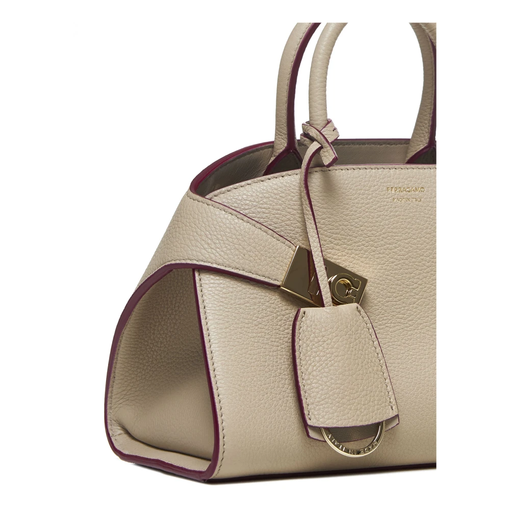 Salvatore Ferragamo Beige Leren Schoudertas met Gancini Gespen Beige Dames