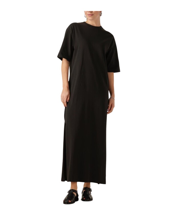 zwarte-midi-tshirt-jurk-voor-vrouwen