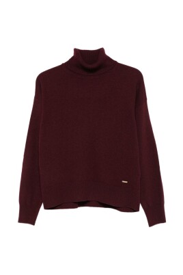 bordeaux-sweater-aw25-stylish-look