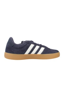 sneakers-court