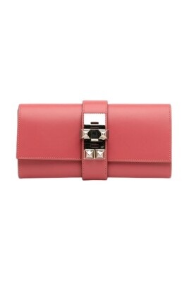 pre-owned-leather-clutches