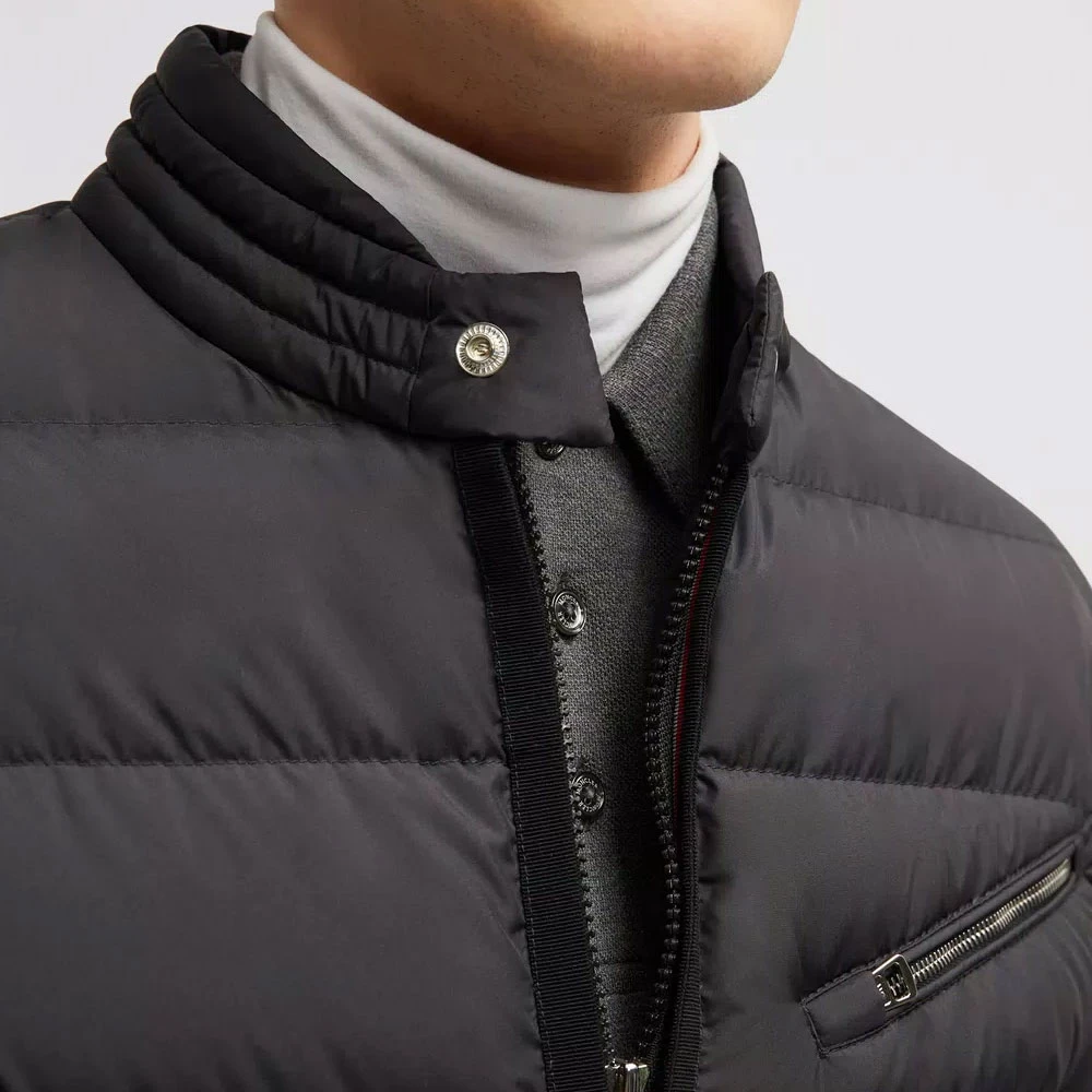 Moncler Kort Donsjack met Slank Design Black Heren