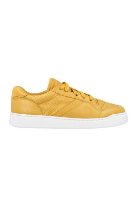 curry-ss23-sneakers