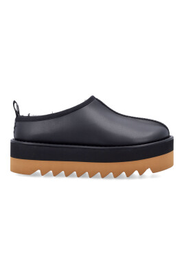 closed-sneakelyse-clog-shoes