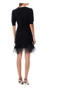 mini-robe-noire-avec-bordure-en-plumes