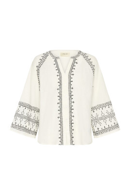feminine-embroidered-blouse-with-wide-sleeves