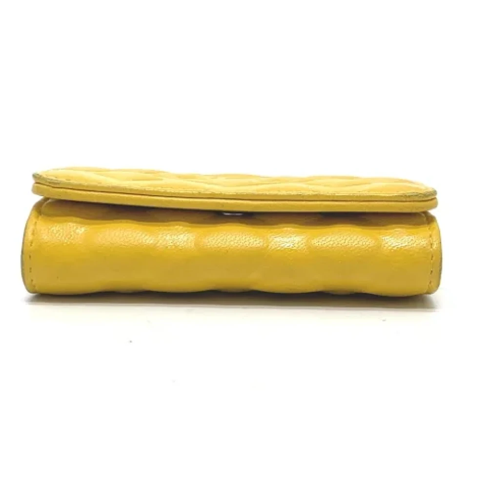 Chanel Vintage Pre-owned Leather key-holders Yellow Dames