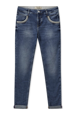 classic-cropped-jeans-with-stylish-details