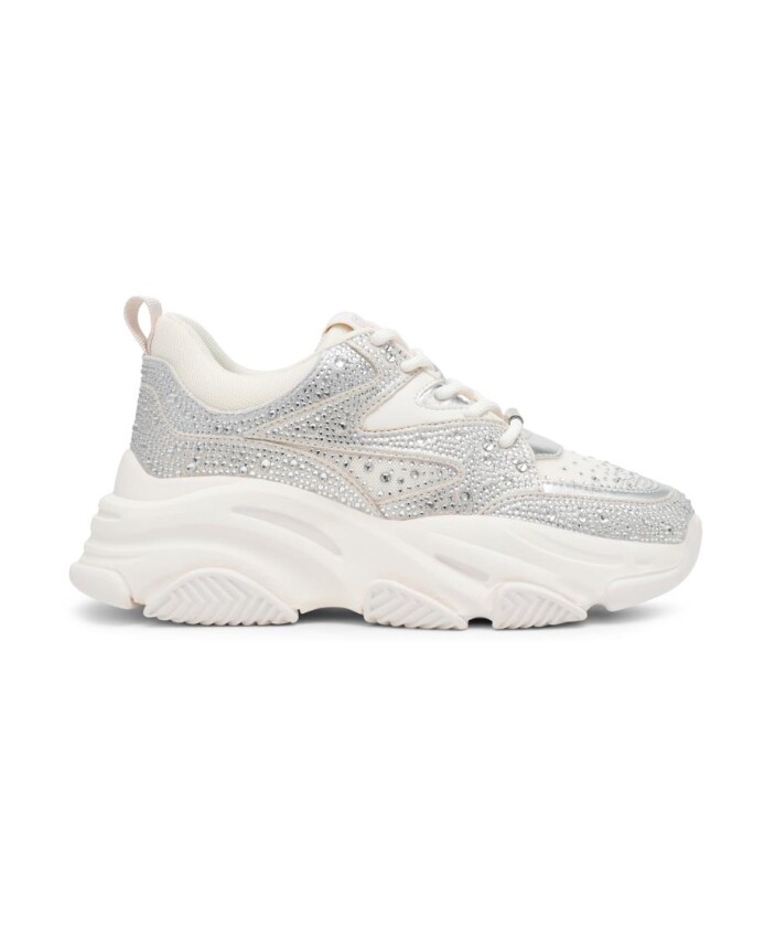 sneakers-argent-pour-un-look-elegant