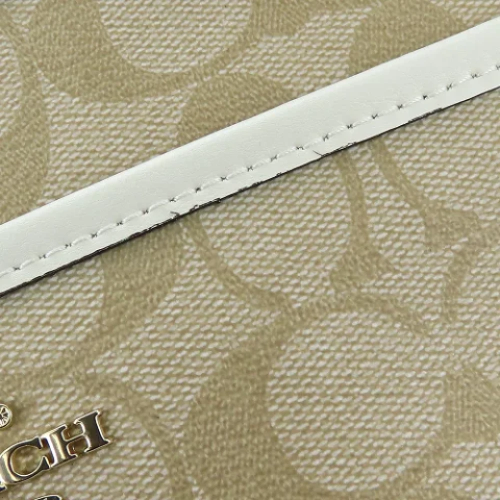 Coach Pre-owned Plastic shoulder-bags Beige Dames