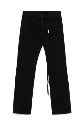 black-ripped-jeans-with-classic-style