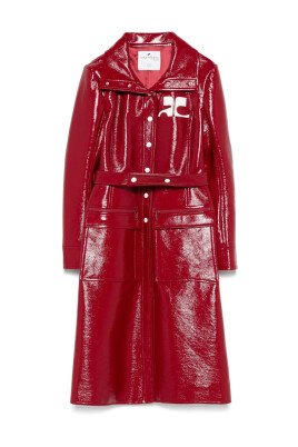 manteau-rouge-ceinture-avec-poches-a-fermeture-eclair