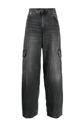 classic-denim-jeans-for-everyday-wear