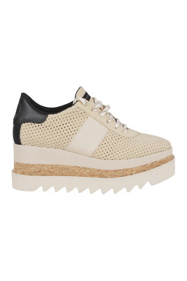 neutrala-sneakers-for-stiliga-avslappnade-utflykter