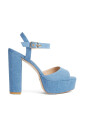 sandale-plateforme-audacieuse-en-denim