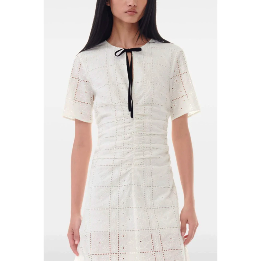 Ganni Asymmetrische Witte Jurk met Engelse Steek White Dames