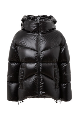 hooded-puffer-jacket-with-disappearing-logo