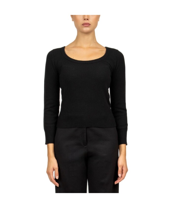 pull-en-cachemire-noir-col-profond