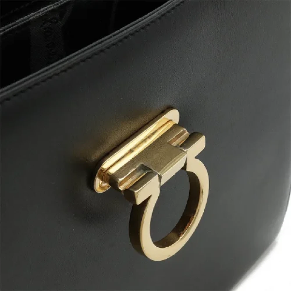 Salvatore Ferragamo Pre-owned Leather handbags Black Dames