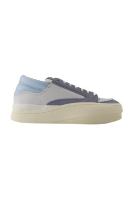 leather-low-top-sneakers