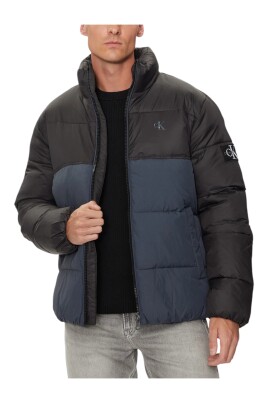 black-turtleneck-zip-jacket-with-pockets