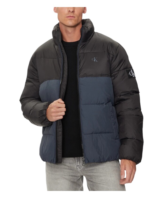 veste-noire-a-col-roule-et-fermeture-eclair