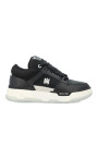 sneakers-noires-avec-perforations-en-etoile