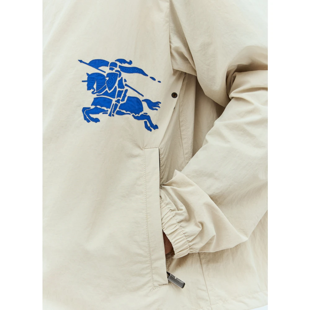Burberry Equestrian Knight Nylon Hoodie Beige Heren