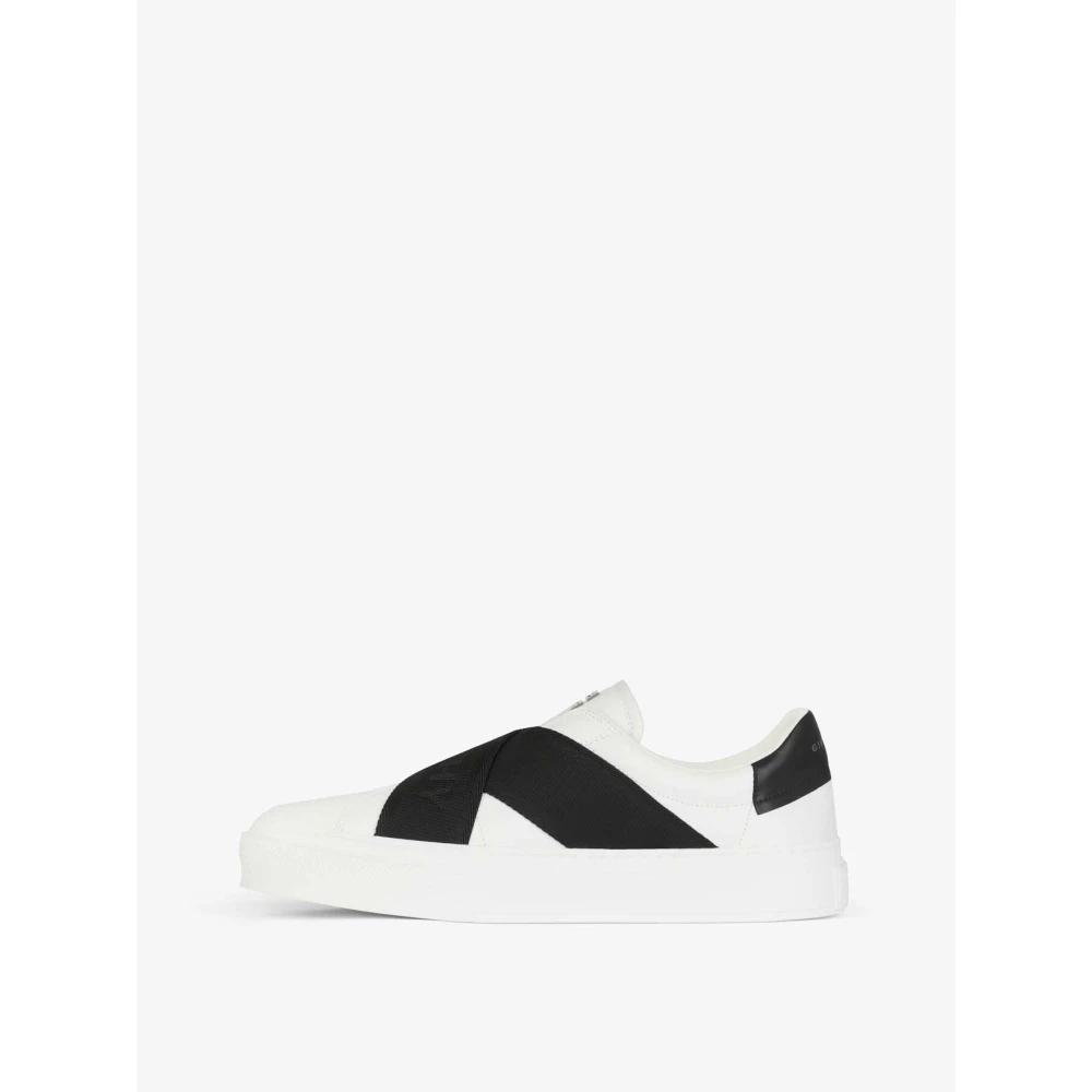 Givenchy Witte Zwarte City Sport Sneakers met D-riemen White Dames