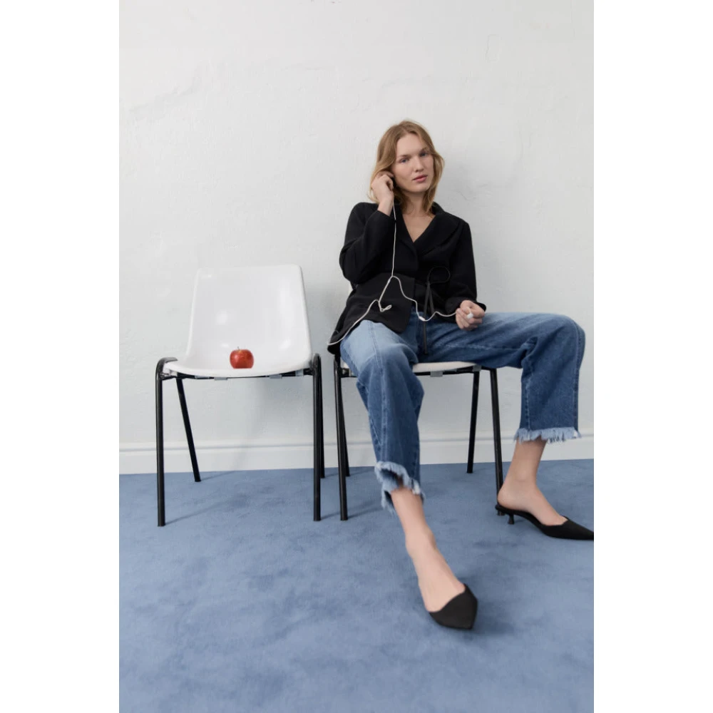The New Society Zwarte Blazer met Leren Riem Black Dames