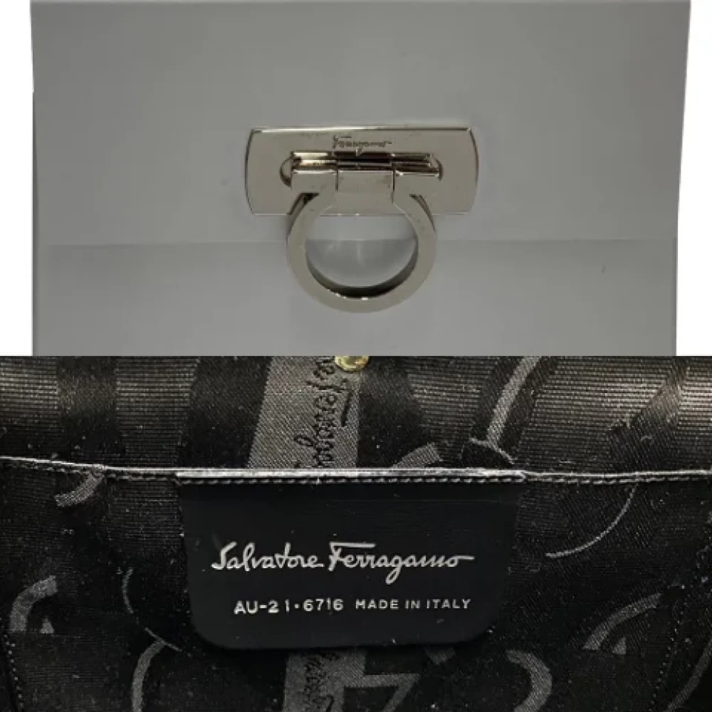 Salvatore Ferragamo Pre-owned Metal handbags Gray Dames