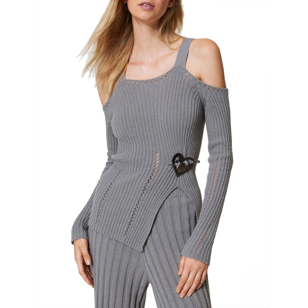 Twinset Off-shoulder Sweater met Heart Pin Gray Dames