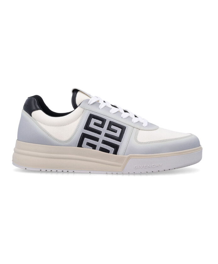 witte-zwarte-lage-top-sneakers-aw24